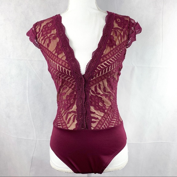 Windsor Tops - Windsor Cranberry Lace Deep V Neck Body Suit Top M